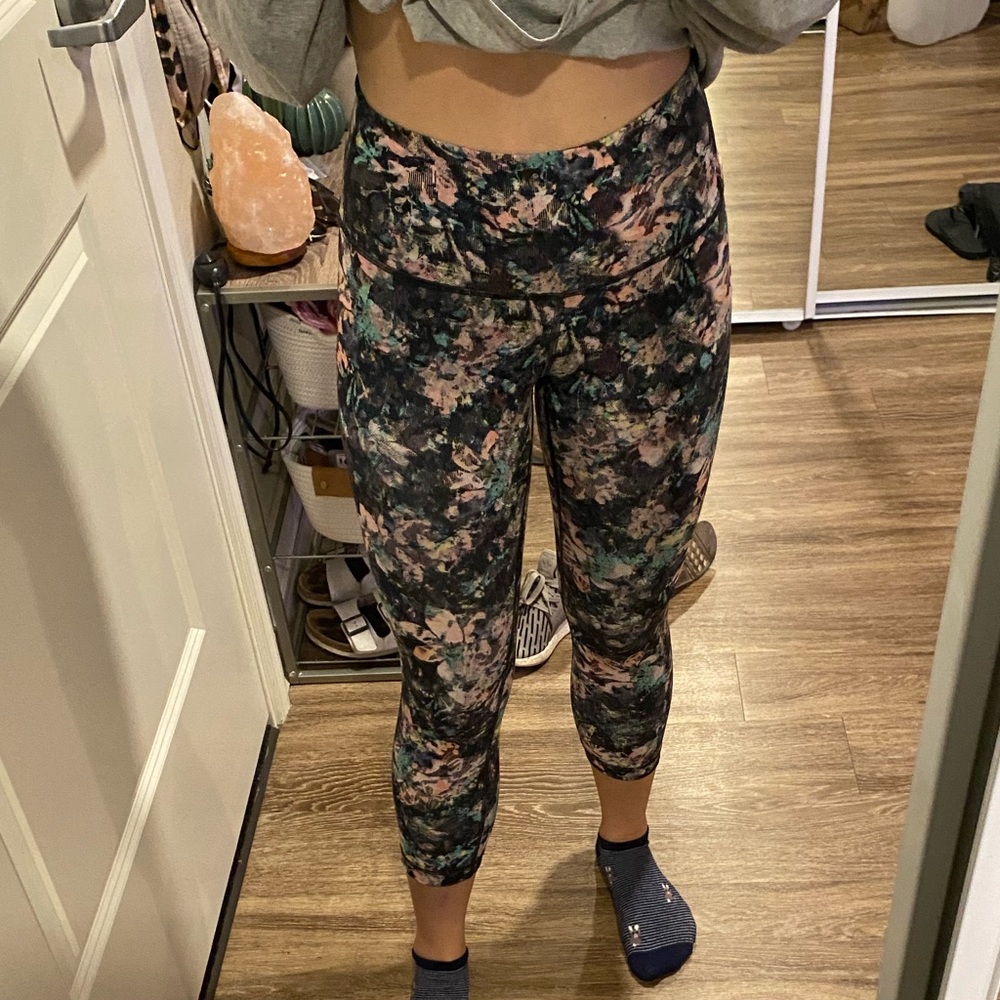lululemon wunder under crop leggings (high rise)